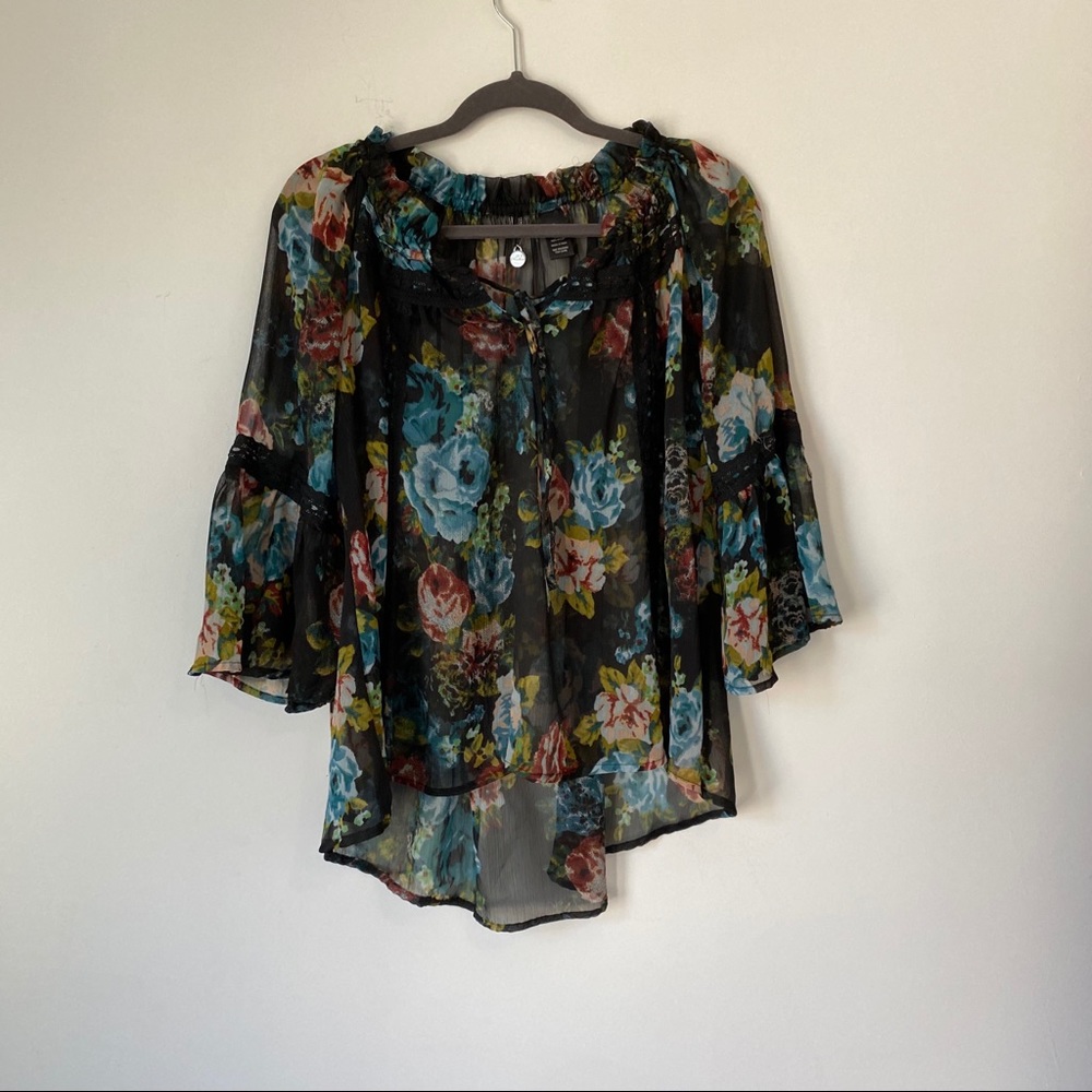 Buckle Blouse - Picture 3 of 9